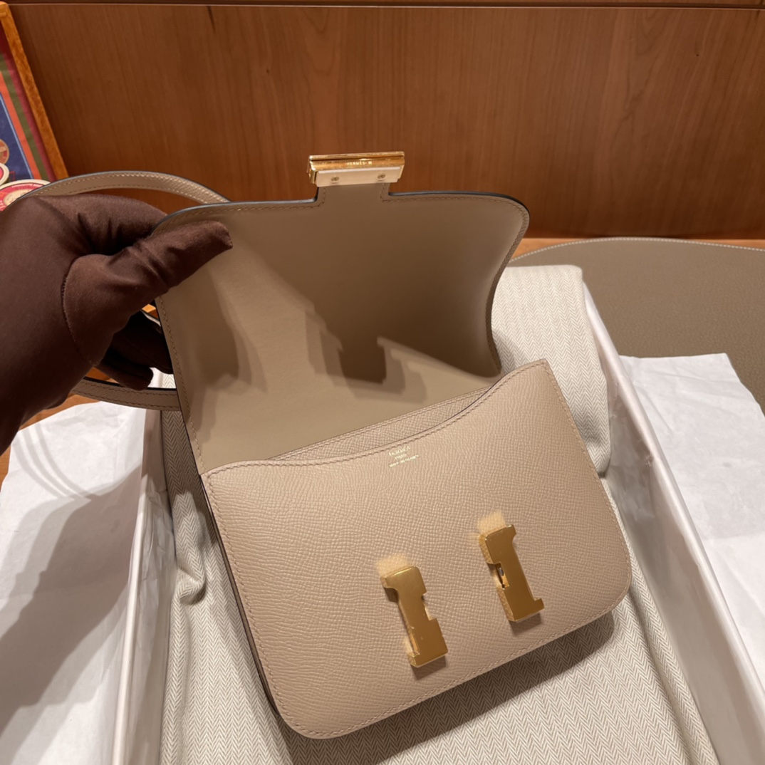 에르메스 콘스탄스18 트렌치 금장 앱송